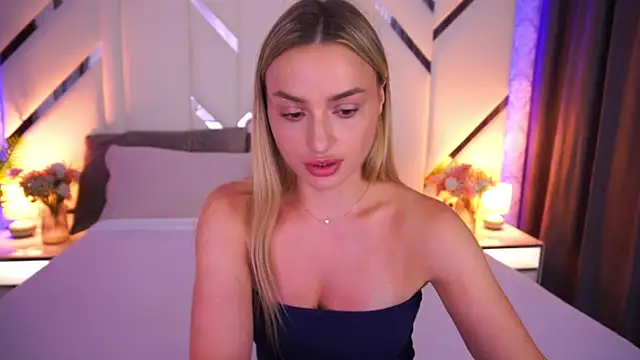 LindsieGreyy online show from 07-19-26, 12:57