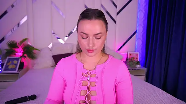 LindsieGreyy online show from 10-11-25, 07:31