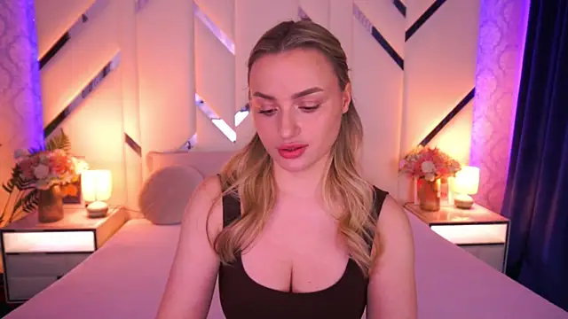 LindsieGreyy online show from 04-27-26, 06:55