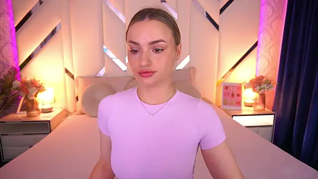 LindsieGreyy online show from 05-17-26, 05:51