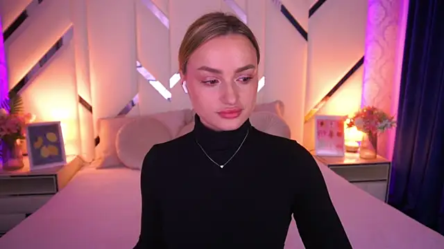 LindsieGreyy online show from 05-11-26, 06:37