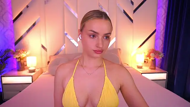 LindsieGreyy online show from 06-14-26, 06:47