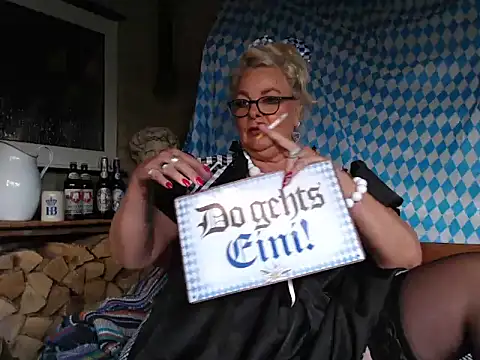 HotSilli152 online show from 09-27-25, 03:07