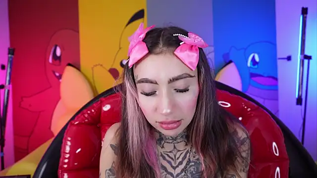 miss   angel online show from 12-18-25, 12:05