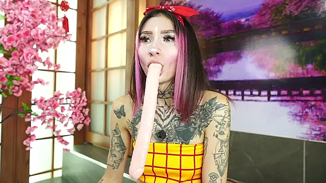 miss   angel online show from 10-28-25, 06:18