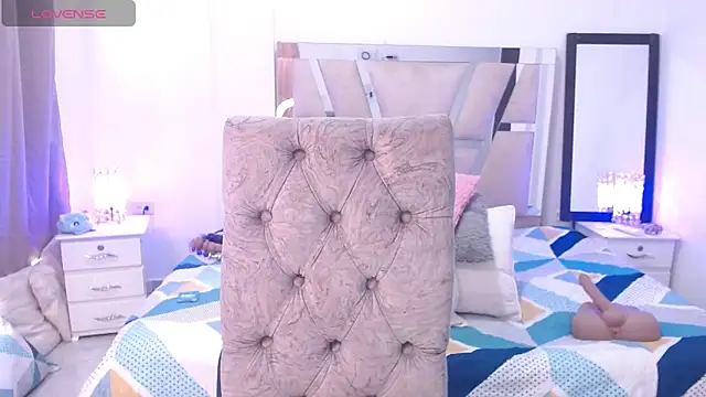 Snapshot of KathyLee69_ chatting on 10-04-25, 07:15 KathyLee69 online show from 10-04-25, 07:15