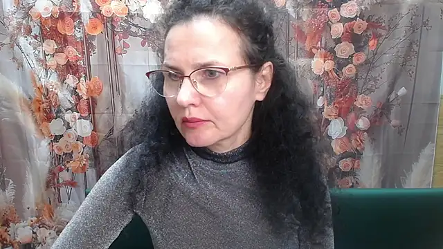 Snapshot of Miroslava_Happi chatting on 05-15-26, 06:00 Miroslava Happi online show from 05-15-26, 06:00