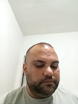 Snapshot of Felipe_OwnZ chatting on 10-25-25, 04:33 Felipe OwnZ online show from 10-25-25, 04:33