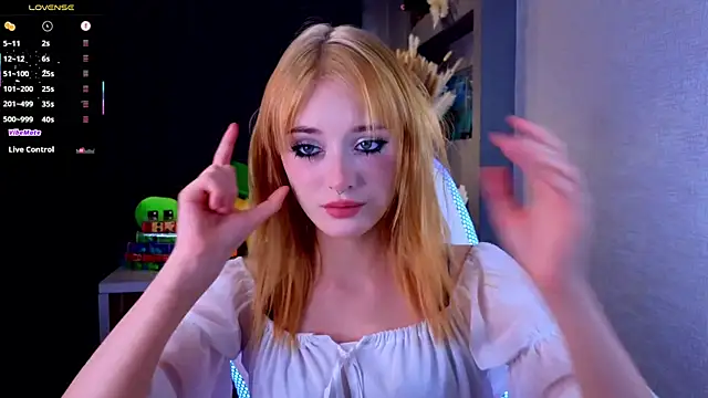 Hisoka akerley online show from 09-19-25, 04:33