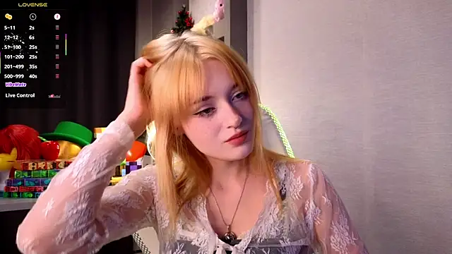 Hisoka akerley online show from 09-21-25, 06:35