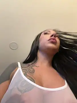 KarolVega- online show from 02-04-26, 03:18