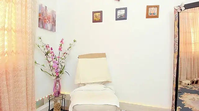 Snapshot of Tatiana1273_24 chatting on 06-03-26, 04:23 Tatiana1273 24 online show from 06-03-26, 04:23