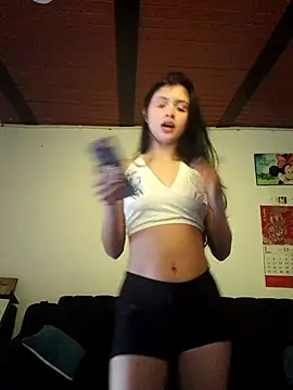 CHLOE ISABELL online show from 10-16-25, 06:27