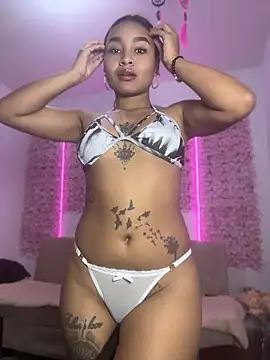 Snapshot of Lynda_Bonnie chatting on 06-10-26, 02:07 Lynda Bonnie online show from 06-10-26, 02:07
