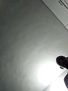 Snapshot of allisonbr chatting on 03-18-25, 01:57 allisonbr online show from 03-18-25, 01:57