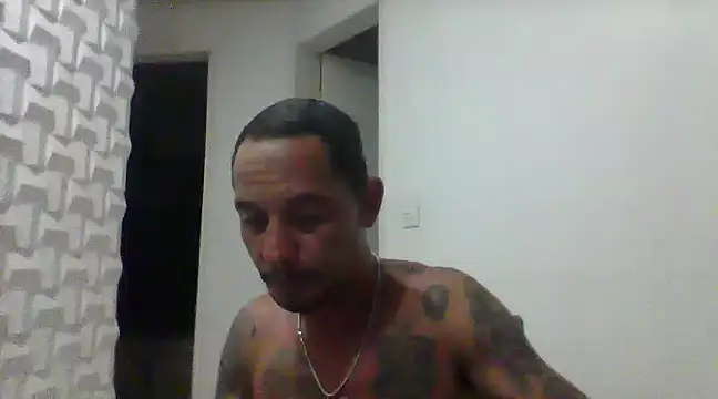 Snapshot of allisonbr chatting on 03-18-25, 05:02 allisonbr online show from 03-18-25, 05:02