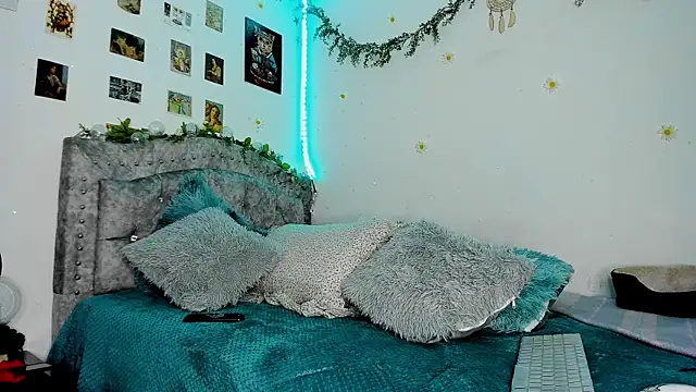 roxxystar  online show from 03-09-25, 02:07