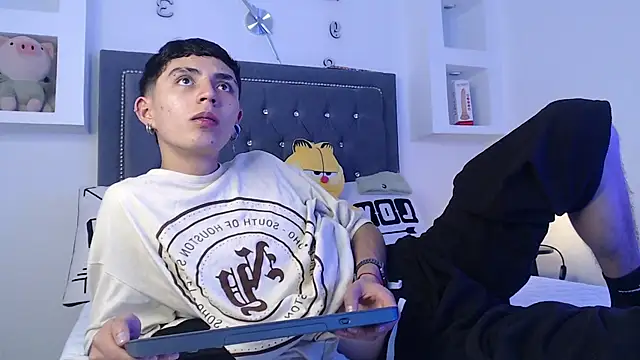 Snapshot of MaikyCooper chatting on 03-13-25, 03:33 MaikyCooper online show from 03-13-25, 03:33