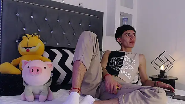 Snapshot of MaikyCooper chatting on 03-17-25, 01:46 MaikyCooper online show from 03-17-25, 01:46