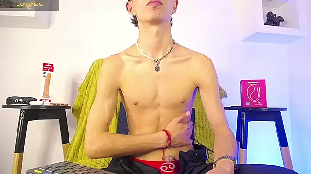 Snapshot of MaikyCooper chatting on 09-12-25, 08:41 MaikyCooper online show from 09-12-25, 08:41