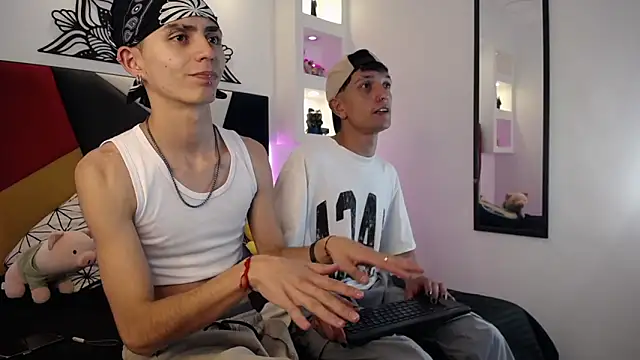 Snapshot of MaikyCooper chatting on 02-28-25, 05:15 MaikyCooper online show from 02-28-25, 05:15