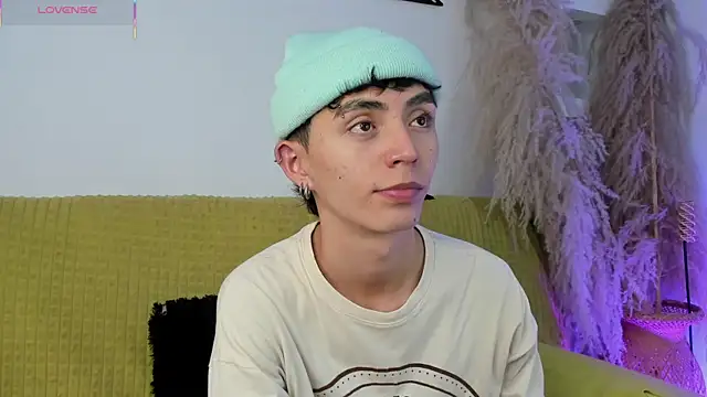 Snapshot of MaikyCooper chatting on 10-01-25, 08:24 MaikyCooper online show from 10-01-25, 08:24