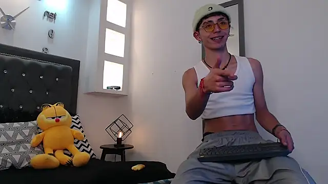 Snapshot of MaikyCooper chatting on 03-06-25, 04:41 MaikyCooper online show from 03-06-25, 04:41