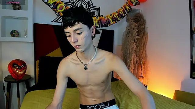 Snapshot of MaikyCooper chatting on 10-07-25, 09:16 MaikyCooper online show from 10-07-25, 09:16