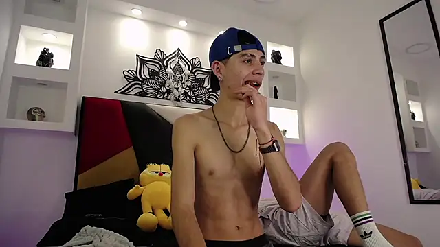 Snapshot of MaikyCooper chatting on 02-26-25, 07:34 MaikyCooper online show from 02-26-25, 07:34