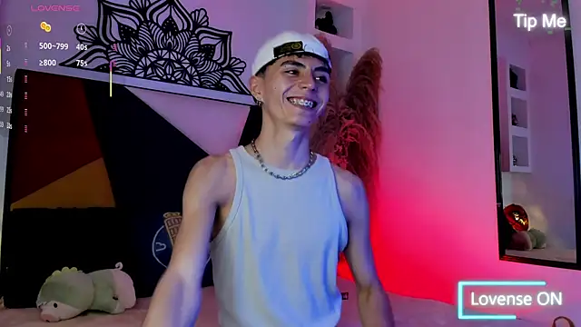 Snapshot of MaikyCooper chatting on 10-12-25, 08:43 MaikyCooper online show from 10-12-25, 08:43