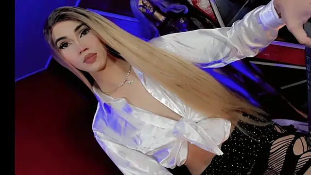 emelly horny  online show from 11-03-25, 07:17