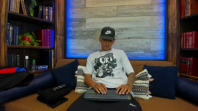 Snapshot of AndrewStiff chatting on 02-18-25, 03:42 AndrewStiff online show from 02-18-25, 03:42