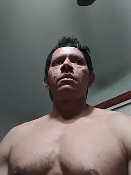 Snapshot of machoactivo1 chatting on 05-20-26, 06:32 machoactivo1 online show from 05-20-26, 06:32