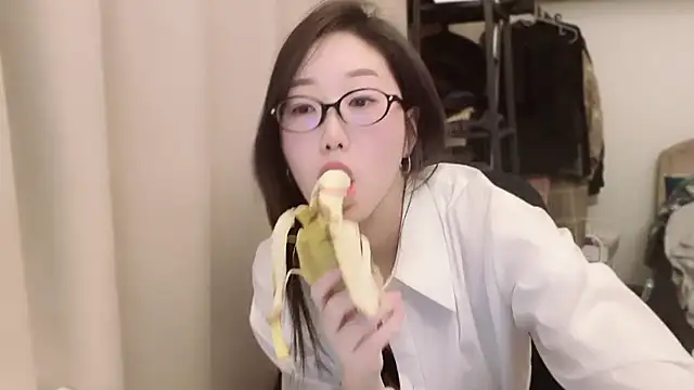 linlinnnnn online show from 02-09-25, 03:56