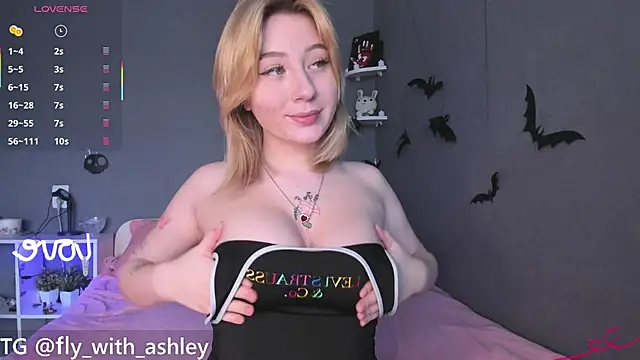 ashley lovestory online show from 10-30-25, 05:17