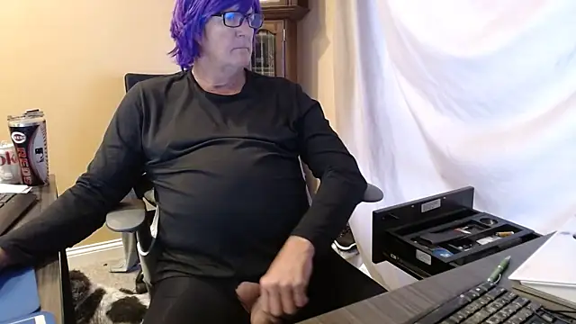 Snapshot of olderandwiser2 chatting on 12-04-25, 04:06 olderandwiser2 online show from 12-04-25, 04:06