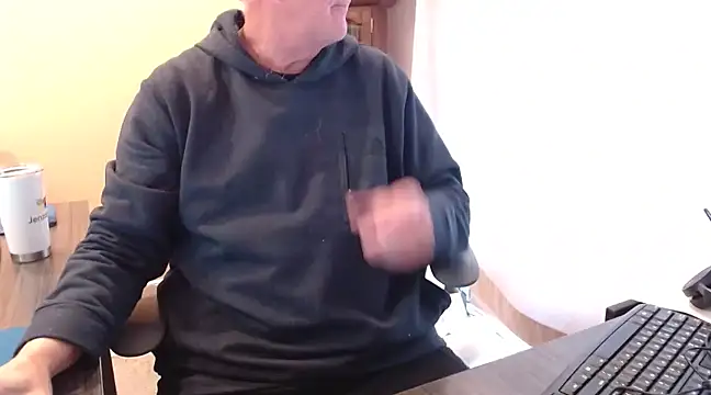 Snapshot of olderandwiser2 chatting on 02-25-25, 04:57 olderandwiser2 online show from 02-25-25, 04:57