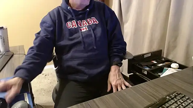 Snapshot of olderandwiser2 chatting on 12-15-25, 05:35 olderandwiser2 online show from 12-15-25, 05:35