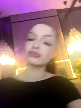 Snapshot of AlexaBright chatting on 11-11-25, 07:19 AlexaBright online show from 11-11-25, 07:19