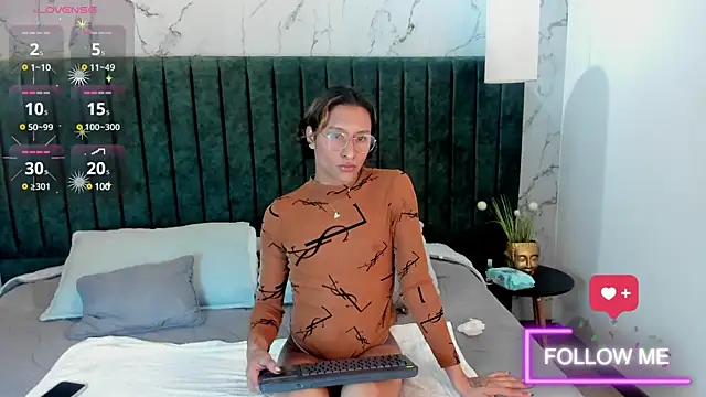Snapshot of Georgina_Palacios_ chatting on 03-15-25, 04:02 Georgina Palacios  online show from 03-15-25, 04:02