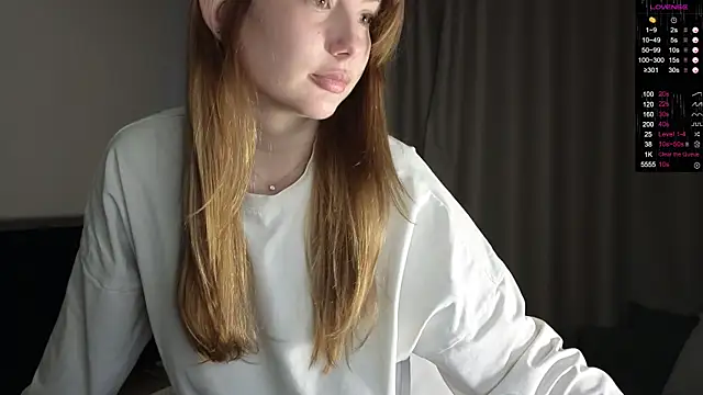 Snapshot of Sakura_Moore chatting on 10-29-25, 01:43 Sakura Moore online show from 10-29-25, 01:43