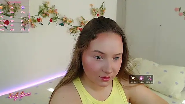 Snapshot of EmilyxxGraces chatting on 06-04-26, 05:01 EmilyxxGraces online show from 06-04-26, 05:01