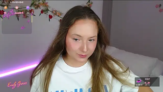 Snapshot of EmilyxxGraces chatting on 07-21-26, 11:50 EmilyxxGraces online show from 07-21-26, 11:50