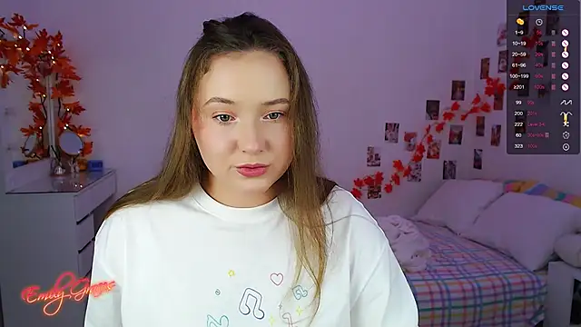 Snapshot of EmilyxxGraces chatting on 11-16-25, 02:38 EmilyxxGraces online show from 11-16-25, 02:38