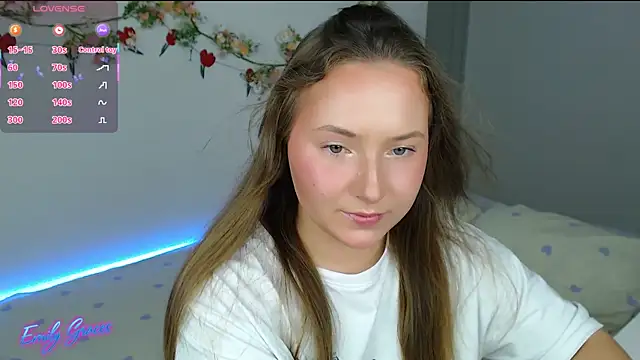 Snapshot of EmilyxxGraces chatting on 07-31-26, 12:10 EmilyxxGraces online show from 07-31-26, 12:10