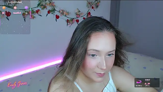 Snapshot of EmilyxxGraces chatting on 06-29-26, 07:24 EmilyxxGraces online show from 06-29-26, 07:24