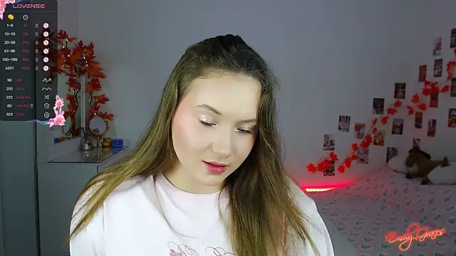 Snapshot of EmilyxxGraces chatting on 11-30-25, 07:47 EmilyxxGraces online show from 11-30-25, 07:47