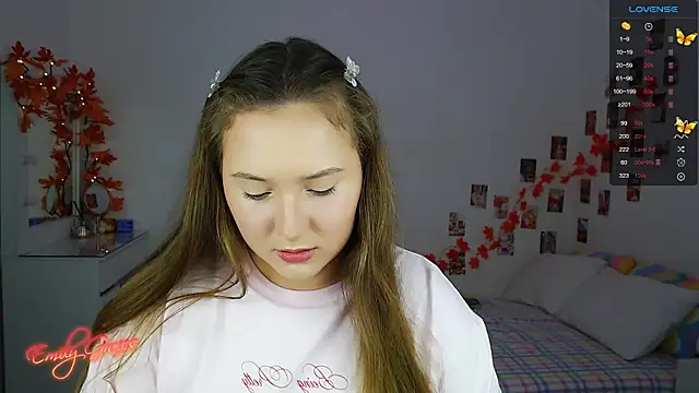 Snapshot of EmilyxxGraces chatting on 11-17-25, 01:42 EmilyxxGraces online show from 11-17-25, 01:42