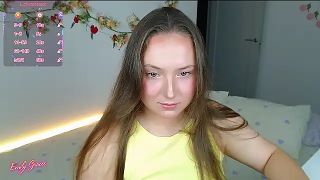 Snapshot of EmilyxxGraces chatting on 07-28-26, 08:12 EmilyxxGraces online show from 07-28-26, 08:12