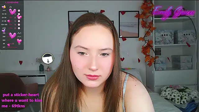 Snapshot of EmilyxxGraces chatting on 02-17-25, 09:43 EmilyxxGraces online show from 02-17-25, 09:43